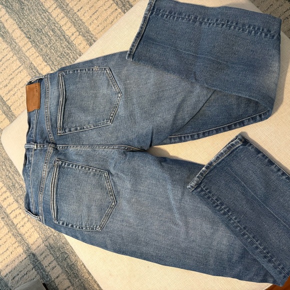 AE77 Premium Mom Jeans from American Eagle Size 4 - Picture 8 of 10